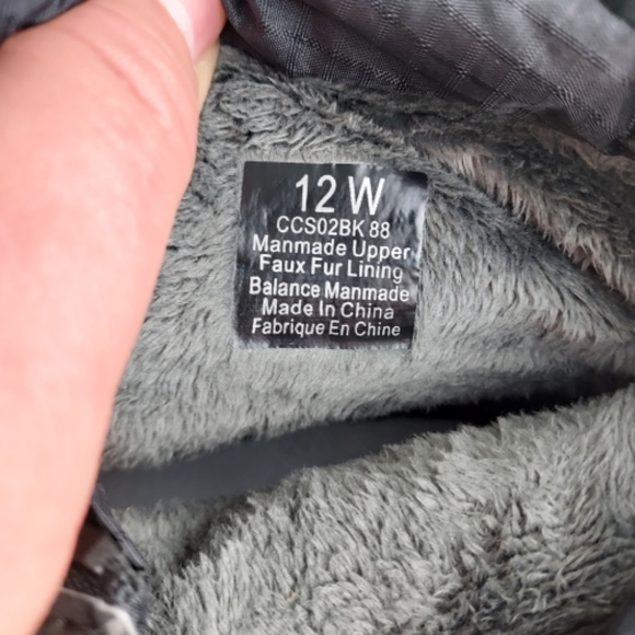 Cobb Hill by New Balance, Beth waterproof bootie, women's size 12W, black - Picture 8 of 8